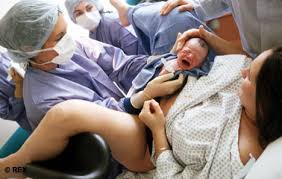 هندوراس: ولادة طفل داخل سيارة نقل الموتى Childbirth