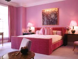 الديكورات الوردية Colorbedroom_Pinkbedroom_lg