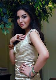 Manohara Odelia Pinot_17