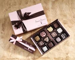 فوائد الشوكولاتة Chocolate-gift-boxes