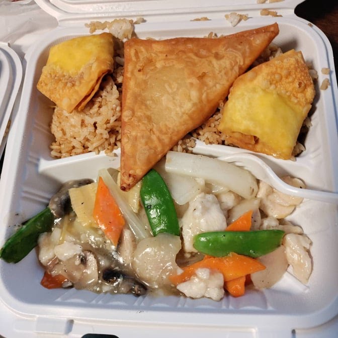 Lee's Chinese Restaurant by null