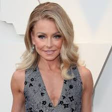 ripa smalltits|Kelly Ripa Pool Pussy Porn 001 « Celebrity Fakes 4U