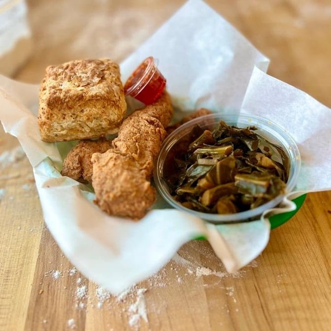 Auntie Beulah's Biscuits & Chicken by null