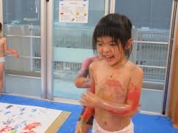 幼稚園　ボディーペイント|ボディペイント遊び（年中）!(^^)! | 学校法人小沢学園 南八幡幼稚園