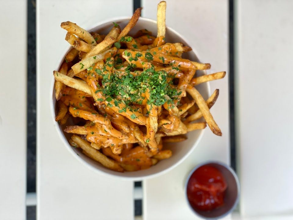 Lulu’s Wine Garden by null