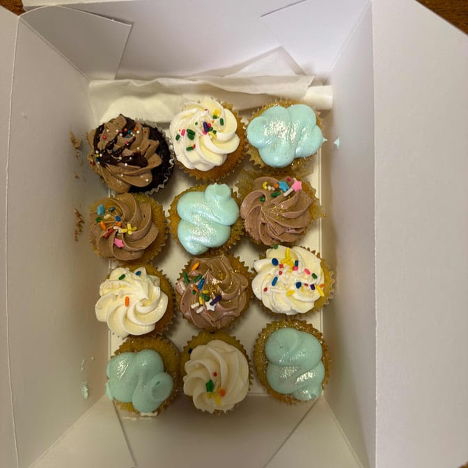 James & the Giant Cupcake by null