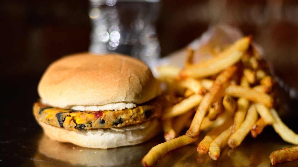 Petey’s Burger by null