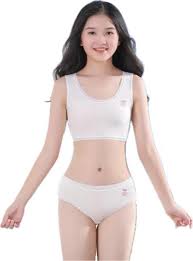 ジュニア下着モデル|楽天市場】ジュニアブラ 女の子 ガールズブラ 2枚セット キッズ ブラトップ ナイトブラ インナー ブラジャー パット付き リボン 中綿入り かわいい  シンプル 体重45-55kg : RIO STORE（リオストア）