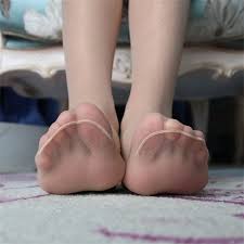 Muscular woman big feet jpg x Sexy women feet