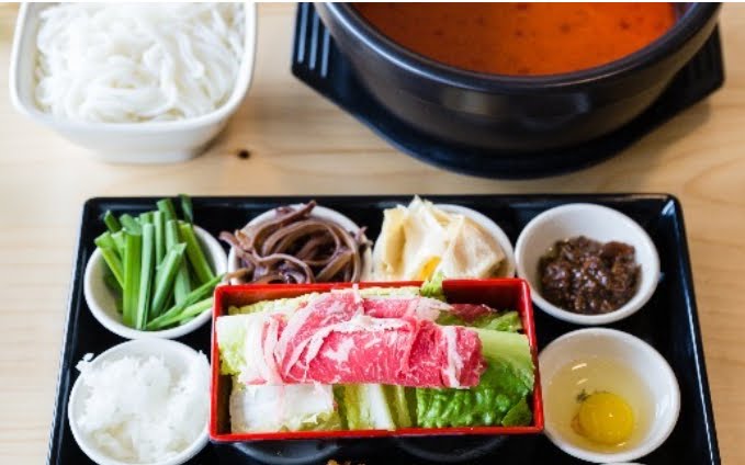 Ten Seconds Yunnan Rice Noodles / Nai Brother Chinese Sauerkraut Fish by null