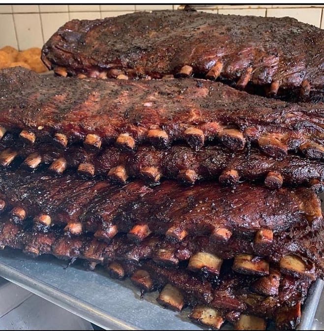 Mike's BBQ by null