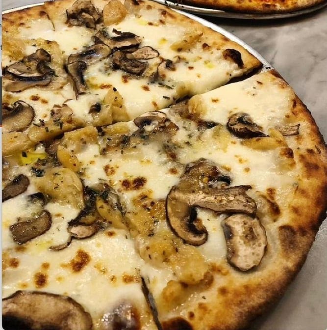 Squirrel's Pizza Bull Street by null