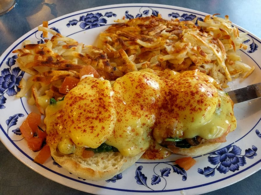 Pete's Eggnest by null