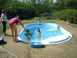 rajce  [[[[deti idnes rajce bath 556|Child Girl Bathe Summer Bathtub Garden Visiting Village Grandparents —  Stock video © ArtemGromov #636894114