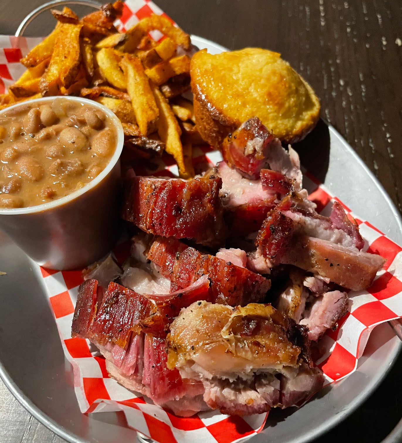 Memphis Minnie's BBQ Joint by null