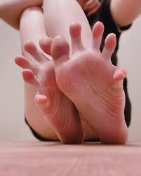 japanesesoles|Goddess Yuu 🦇🖤 na platformě X: „lick em 😈🦶💦 #soles #solesfetish # japanesesoles #asiansoles #giantesswoman https://t.co/ExZOzr56Tk“ / X