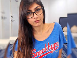 Why is mia khalifa suddenly so popular jpg x Mia star