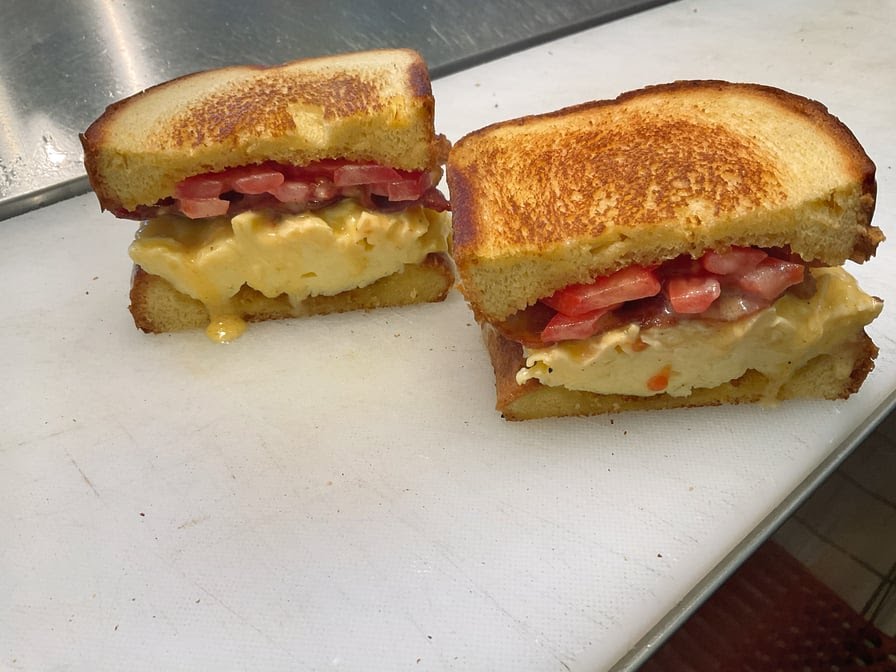 Q's Sandwich Shop by null