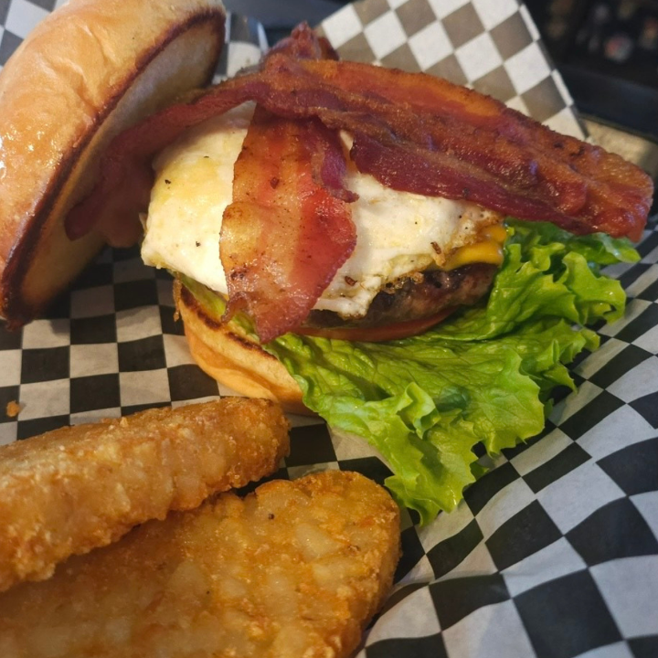 The DNVR Bar by null