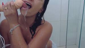 Big tits peituda tomando banho jpg x Tits peituda tomando
