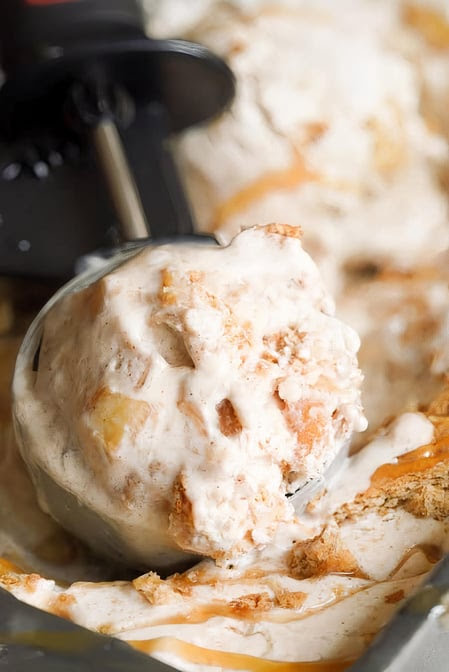 The Enormous Crocodile & Shake Bar by null