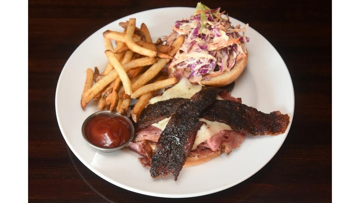 Redmond's Bar & Grill by null