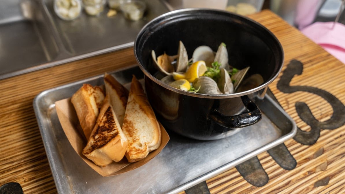 Knot Norm’s - Norwalk by null