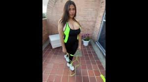 Crees poder aguantar una rusa con mis tetas enormes jpg x Tetas enormes paja rusa