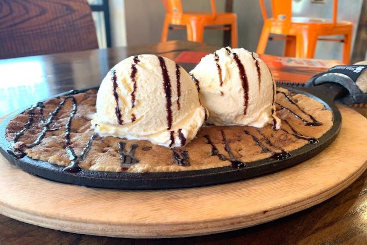 East Coast Wings + Grill by null