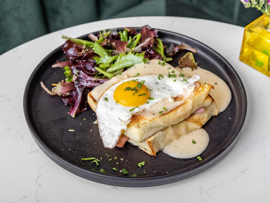 Cafe sauvage by null