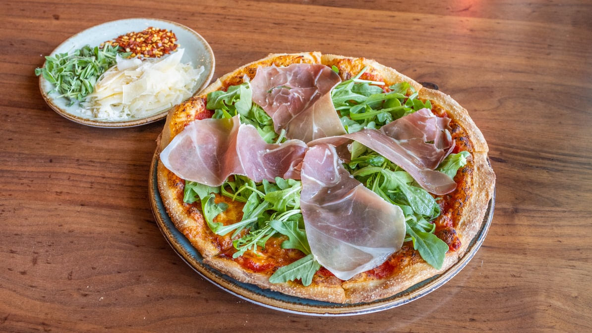 Luna Pizzeria by null