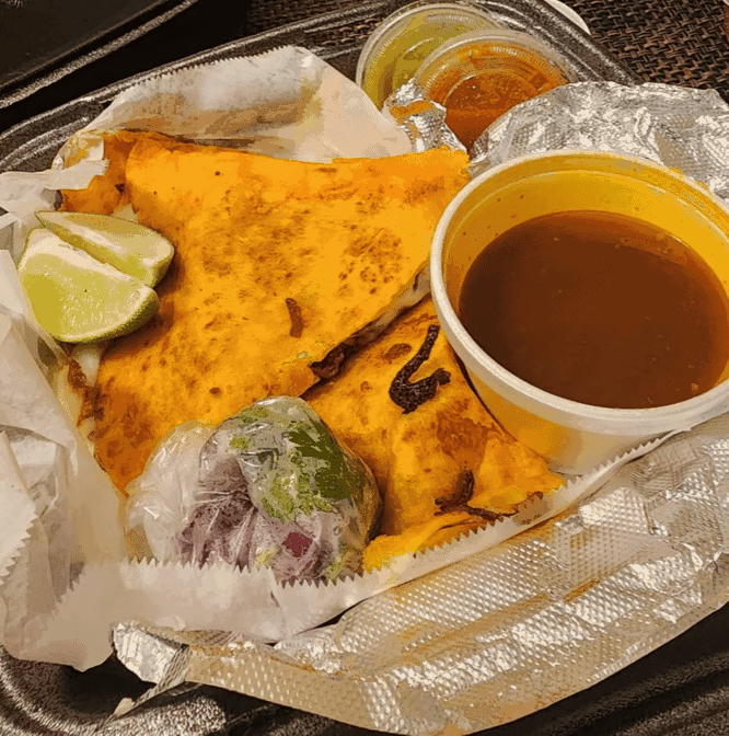 Birria House - Tacos y Mas by null