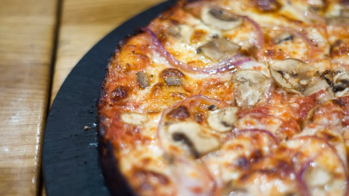Hot Box Pizza & Roast Beef by null