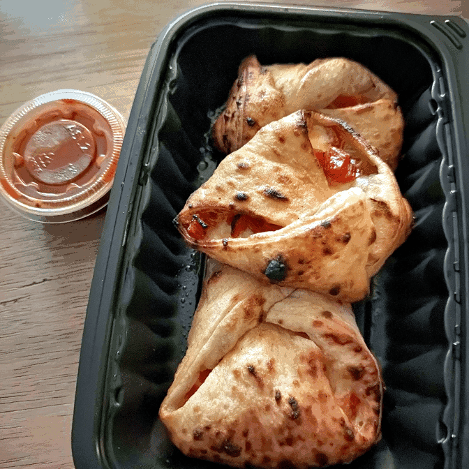 Grata’s Pizzeria by null