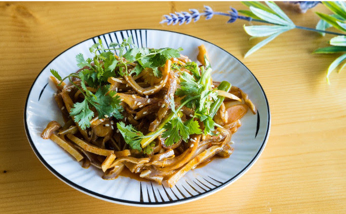 Ten Seconds Yunnan Rice Noodles / Nai Brother Chinese Sauerkraut Fish by null