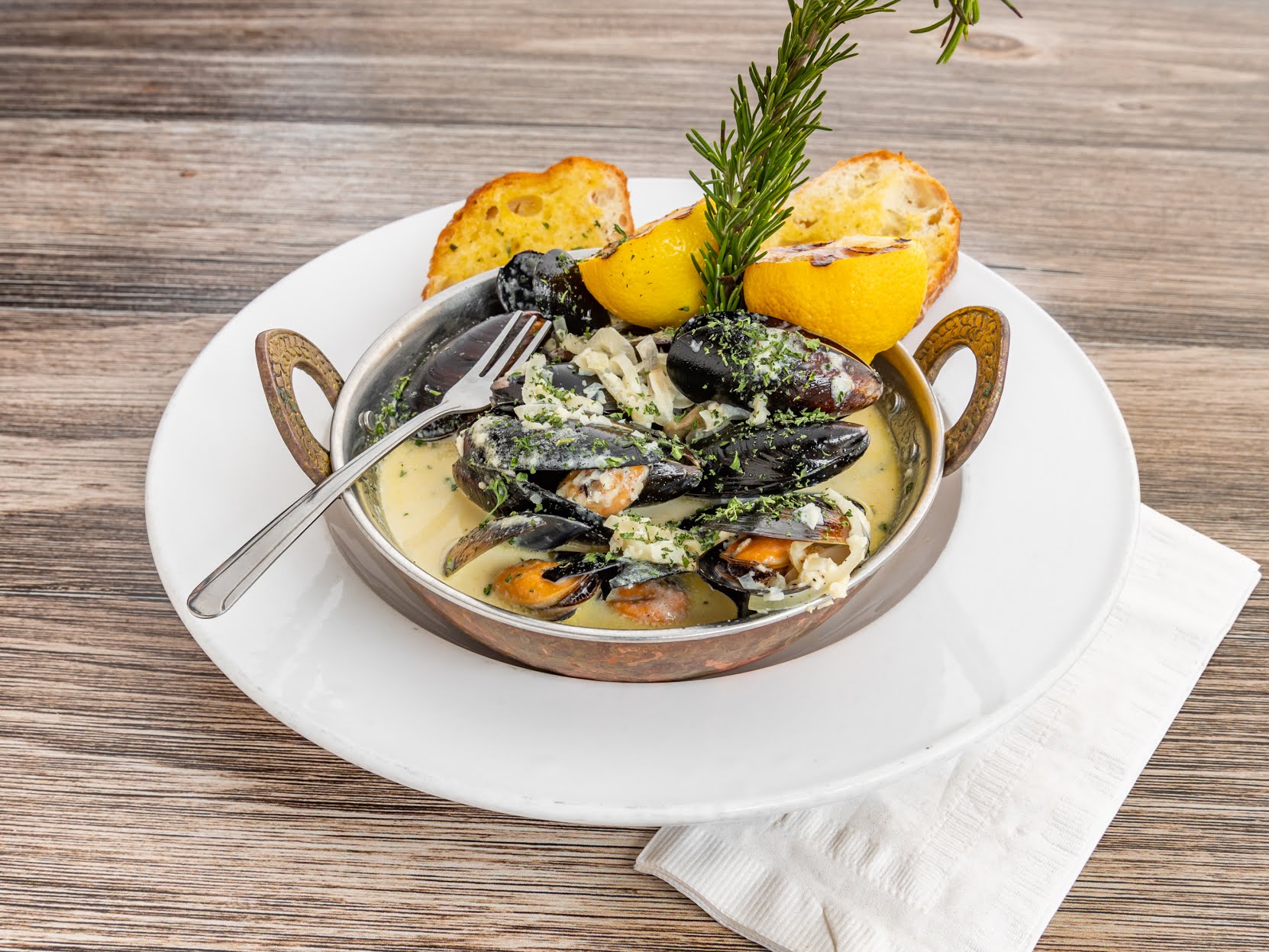 Mickey Byrne's Irish Pub & Restaurant by null