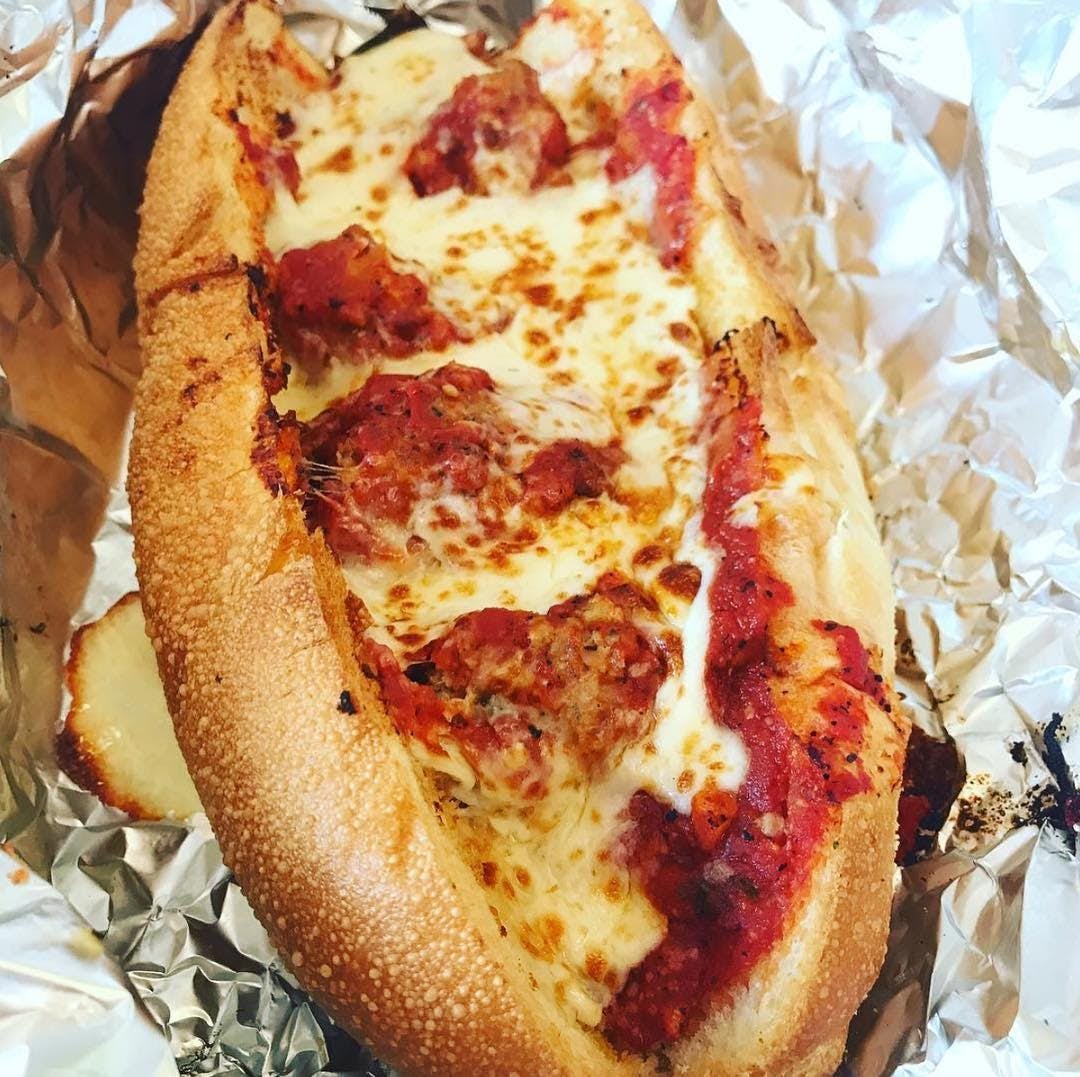 Famous Ben's Pizza by null