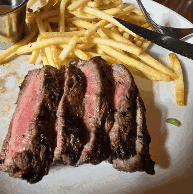 Luke's Kitchen and Bar by null