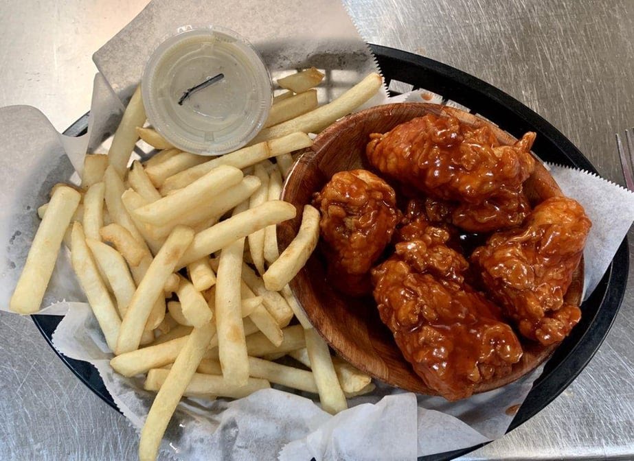 Mineo's Pizza & Wings by null