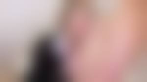 ケバ熟女無修正|ケバイ金髪人妻が感じやすいおまんこに極太バイブをねじ込まれて絶頂 - Pornhub.com