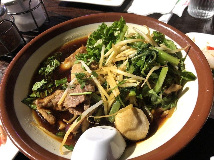 Watdongmoonlek Noodle by null