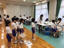 女子小学生 小学校身体測定　盗撮.