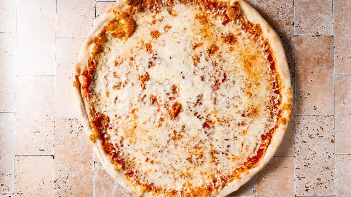 Lola's Pizzeria by null