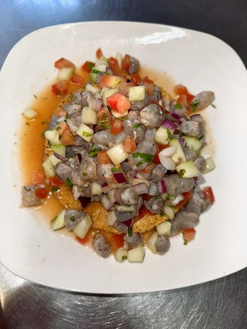 Mariscos y Sushi Los Tomateros by null