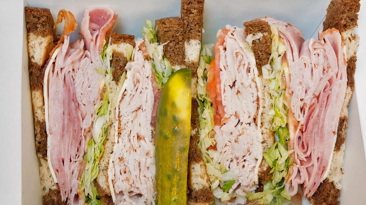 Reuben's Deli by null