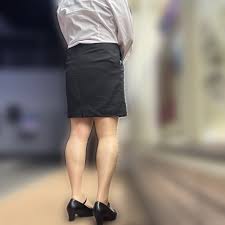 タイトスカート　街中|Chico スリットハイウエストタイトロングスカート | TikTok