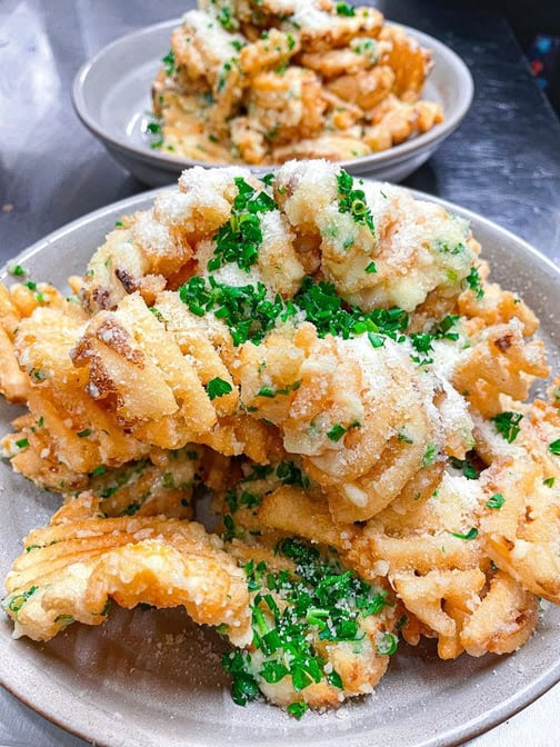 The Broken Barrel Bar by null