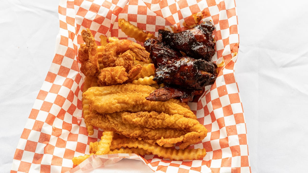 Chef La's Fish Fry Catering & Food Trailer by null