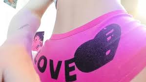 Perfect teen brunette perfect ass and cameltoe in yoga pants jpg x Wet camel toe