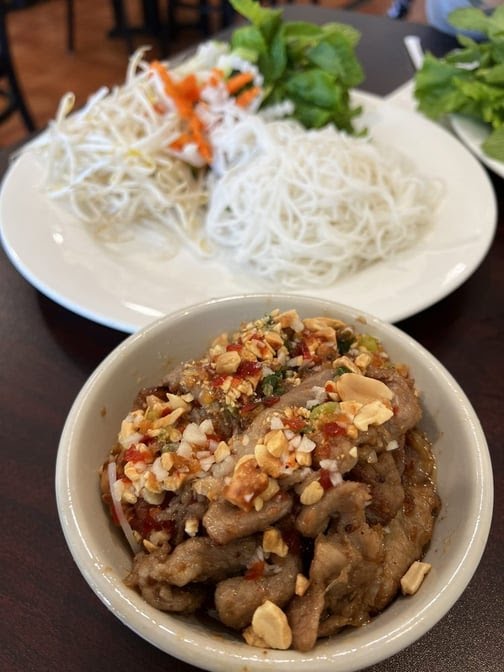 Bún Bò Huynh Dining by null